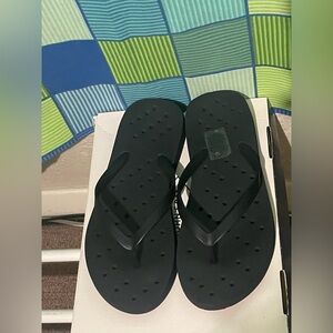 Jc penny black flip flops size M 7/8
